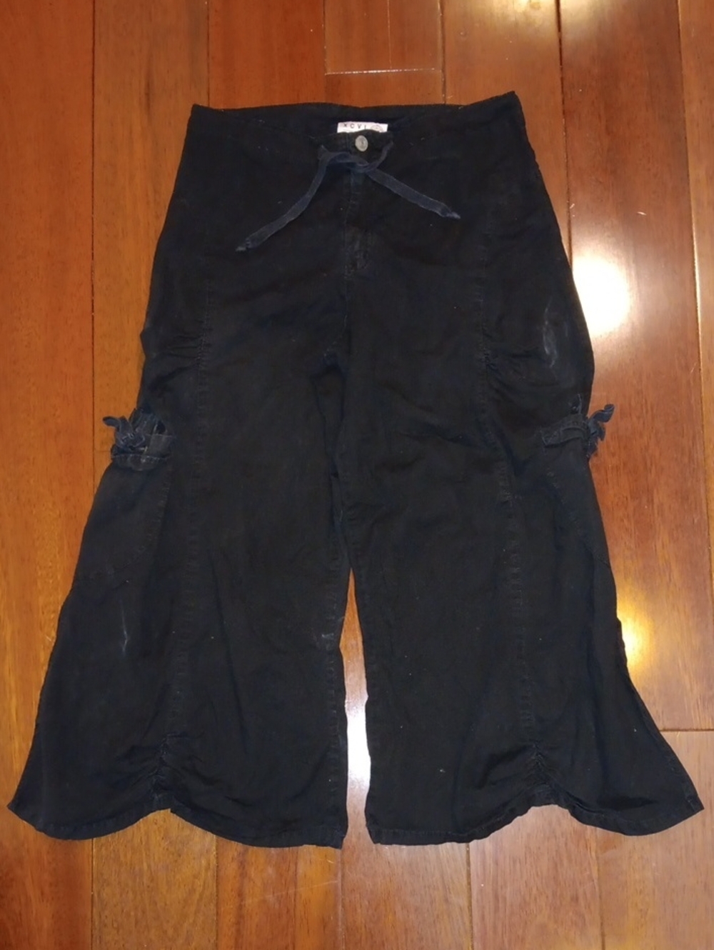 Split Side Capris - Picture 1 of 6
